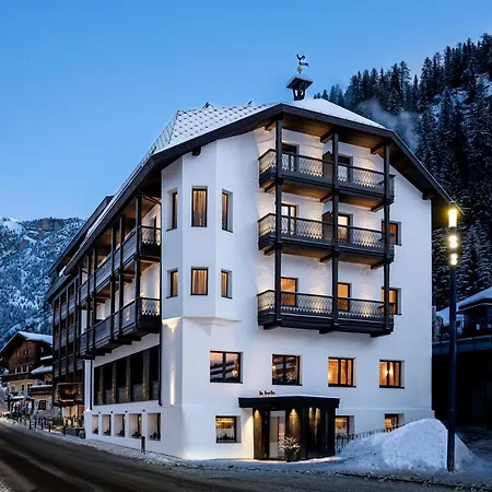 Stella - My Dolomites Experience Hotel